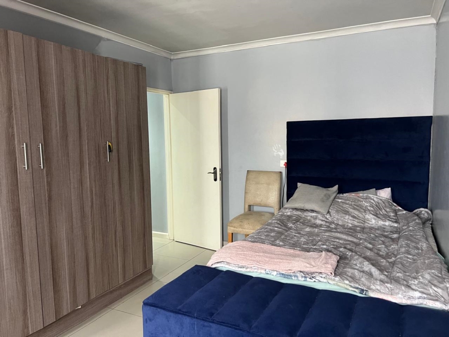 7 Bedroom Property for Sale in Malibu Village Western Cape